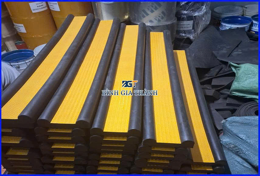 CAO SU ỐP TƯỜNG CAO SU ỐP TƯỜNG