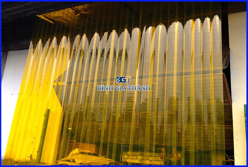 BÁO GIÁ LẮP ĐẶT MÀN NHỰA RÈM NHỰA PVC MỚI NHẤT 2025