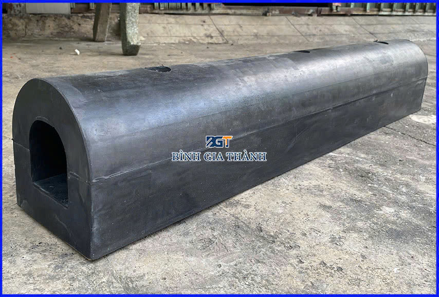 CAO SU GIẢM CHẤN CHỬ D (150mm x 150mm x 1000mm) CAO SU GIẢM CHẤN CHỬ D (150mm x 150mm x 1000mm)