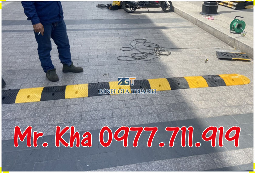 GỜ GIẢM TỐC BẰNG CAO SU 01 GỜ GIẢM TỐC BẰNG CAO SU 01