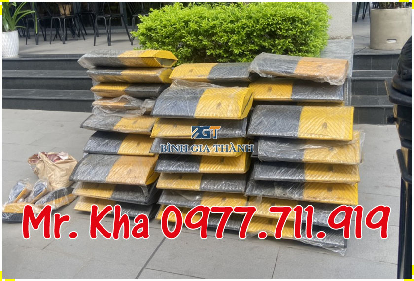 GỜ GIẢM TỐC BẰNG CAO SU 01 GỜ GIẢM TỐC BẰNG CAO SU 01