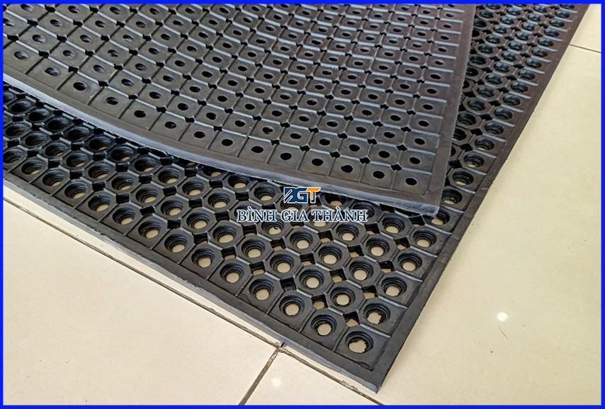 CÁC LOẠI THẢM CAO SU CHỐNG TRƯỢT THÔNG DỤNG - Báo giá cao su chống trượt mới nhất 2024