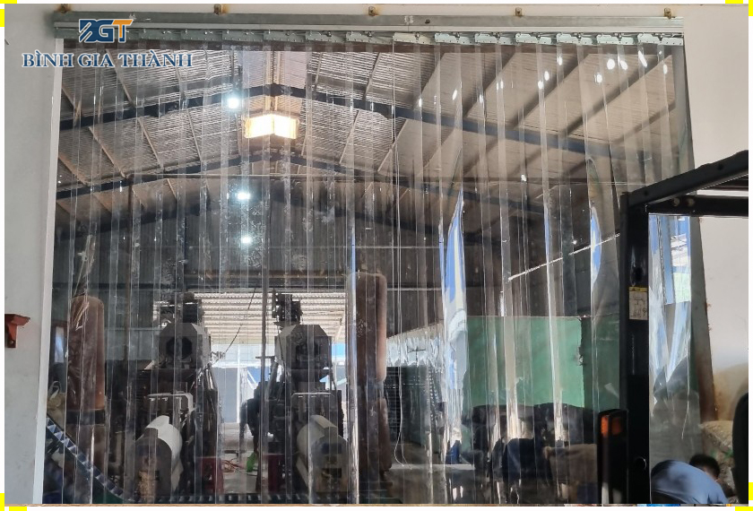 LẮP MÀN NHỰA PVC TRONG SUỐT TẠI TÂN UYÊN BÌNH DƯƠNG