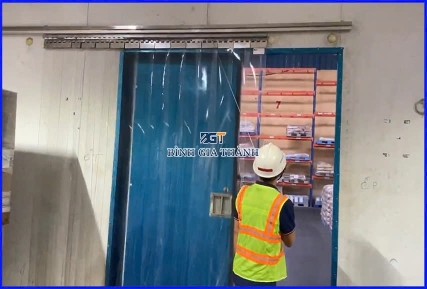 CUNG CẤP RÈM NHỰA  PVC NGĂN LẠNH