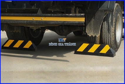 CAO SU CHẶN LÙI XE LOẠI LẮP CỐ ĐỊNH