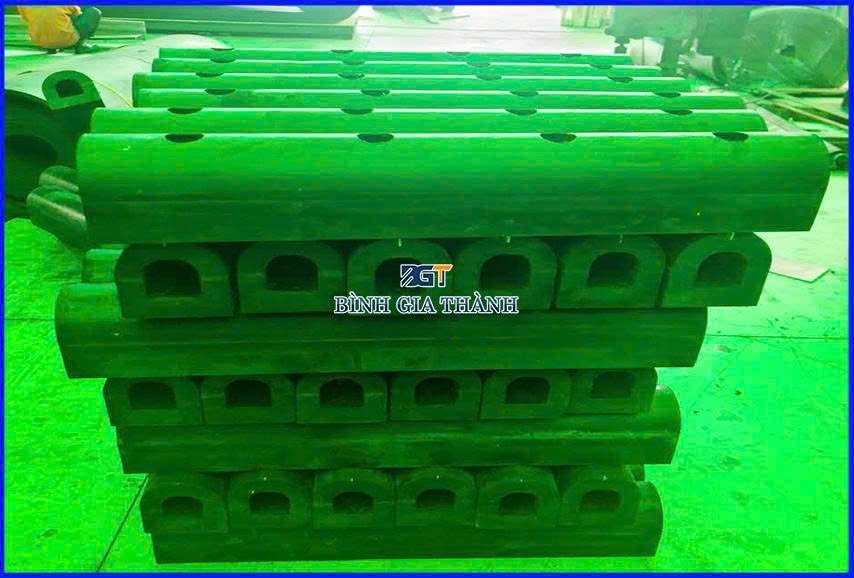 CAO SU GIẢM CHẤN CHỬ D (150mm x 150mm x 1000mm) CAO SU GIẢM CHẤN CHỬ D (150mm x 150mm x 1000mm)