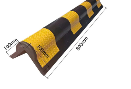 CAO SU NẸP CHỮ V ỐP CỘT