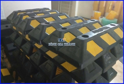 CỤC CHẶN LÙI XE 100x150x550mm