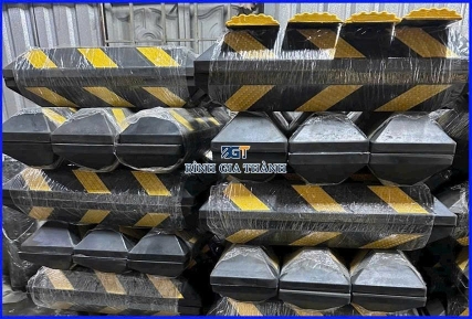 CỤC CHẶN LÙI XE 100x150x550mm