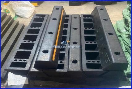 CỤC CHẶN LÙI XE 120x150x750mm