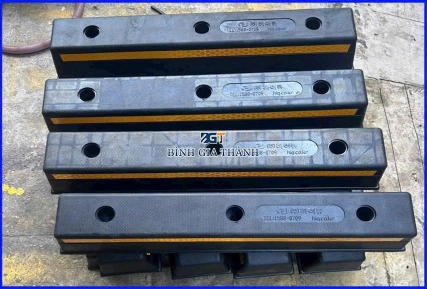 CỤC CHẶN LÙI XE 120x150x750mm