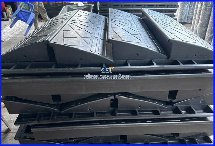 CỤC KÊ BẬC THỀM