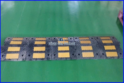 GỜ GIẢM TỐC CAO SU DÀNH CHO CONTAINER