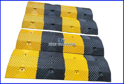 GỜ GIẢM TỐC CAO SU VÀNG ĐEN