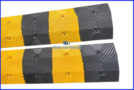 GỜ GIẢM TỐC CAO SU VÀNG ĐEN