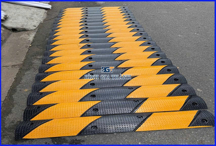 GỜ GIẢM TỐC CAO SU XE MÁY 1000x200x20MM