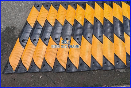 GỜ GIẢM TỐC CAO SU XE MÁY 1000x200x20MM