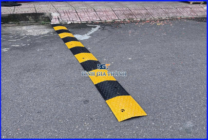 GỜ GIẢM TỐC CAO SU XE MÁY 1000x200x20MM