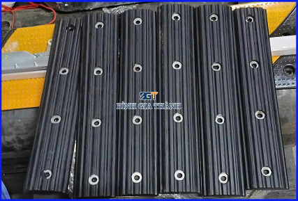 GỜ GIẢM TỐC CHO XE MÁY BẰNG CAO SU