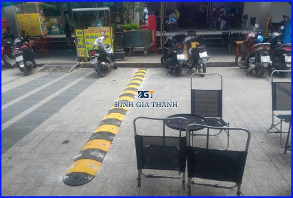 GỜ GIẢM TỐC GẮN Ở KHU DÂN CƯ, BÃI ĐẬU XE