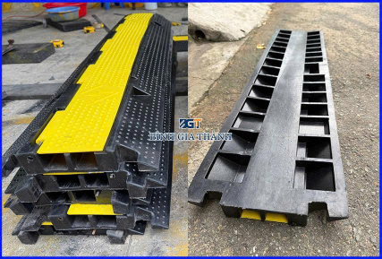 GỜ GIẢM TỐC LUỒN DÂY ĐIỆN 3 RÃNH