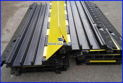 GỜ GIẢM TỐC LUỒN DÂY ĐIỆN 3 RÃNH