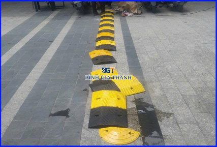 GỜ GIẢM TỐC VÀNG ĐEN