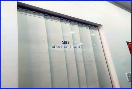 MÀN NHỰA PVC MÀU XÁM GHI VÀ TRẮNG SỮA