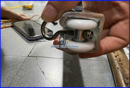 RÈM NHỰA NGĂN NƯỚC, PHÂN VÙNG TẠI KHU VỰC RỬA, SỬA XE TẠI GARA