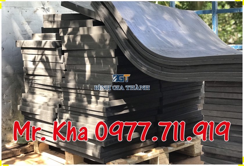 TẠI SAO CAO SU TẤM THƯỜNG CÓ MÀU ĐEN