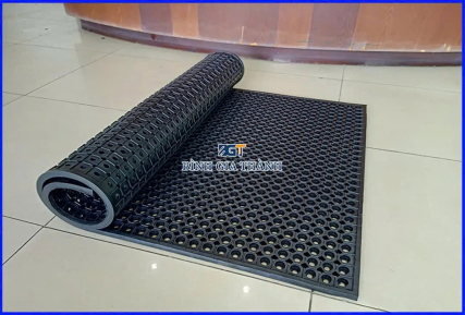 TẤM CAO SU CHỐNG TRƯỢT CHO HỒ BƠI