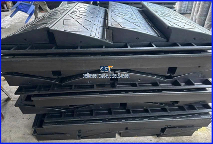 TẤM KÊ BẬC THỀM BẰNG CAO SU