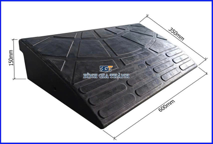 TẤM KÊ BẬC THỀM BẰNG CAO SU ĐÚC