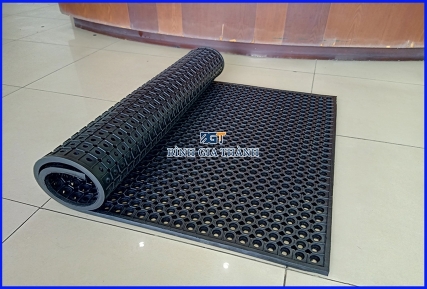 THẢM CAO SU TRẢI SÀN ĐỤC LỖ - Chống trơn trượt - Giao hàng nhanh - Giá tốt 2024