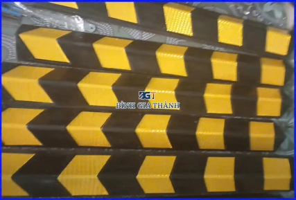 THANH ỐP CỘT CAO SU 0,9m