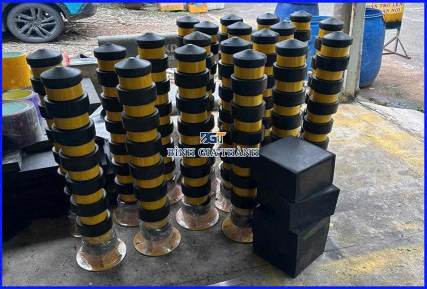 TRỤ CHỐNG VA NHÀ KHO BẰNG SẮT BỌC CAO SU