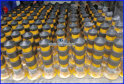TRỤ TIÊU BẰNG SẮT ĐỆM CAO SU PHÂN LÀN