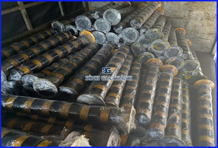 TRỤ TIÊU CAO SU: THIẾT BỊ PHÂN LÀN GIAO THÔNG